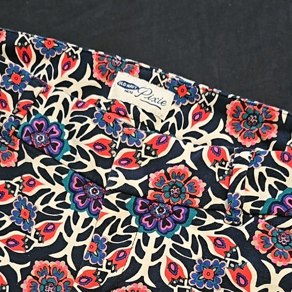 Old Navy Pixie Floral 6 Like New - Picture 2 of 5